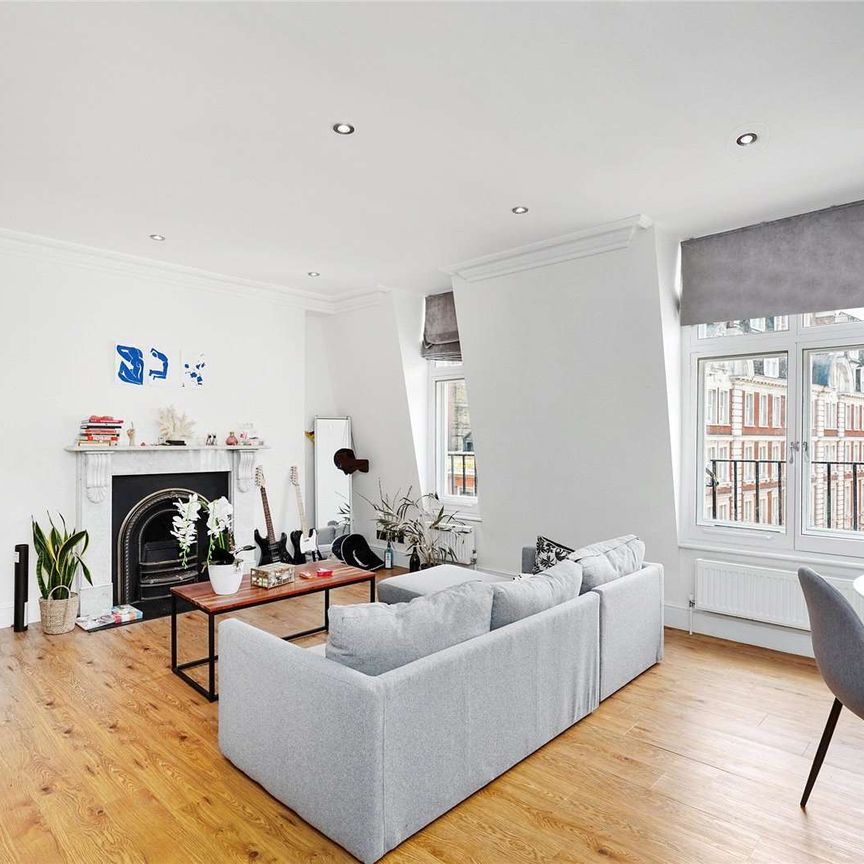 Well presented 2 bedroom apartment, in a choice central location - Photo 1