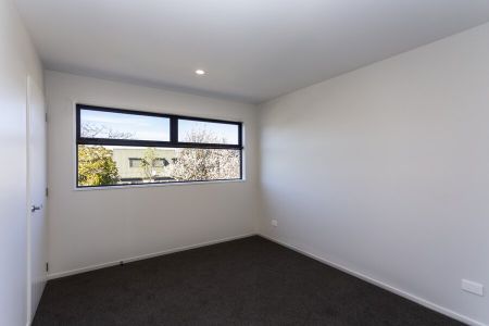 Executive Brand New Townhouse in St Albans! - Photo 4