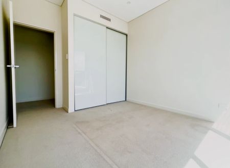 2 bed 2 bath - Photo 4