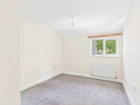 2 bed apartment to rent in Cleeve Road, Birmingham, B14 - Photo 2