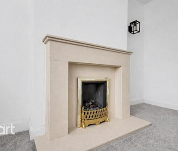 3 bedroom semi-detached house to rent - Photo 3