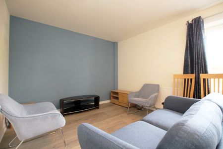 Whitehill Place, Dennistoun, Glasgow - Photo 2