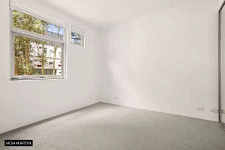 MGM MARTIN - TWO BEDROOM APARTMENT - Photo 2