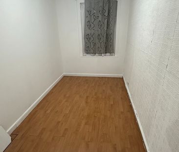 2 Bed Flat, Endsleigh Garden, IG1 - Photo 6