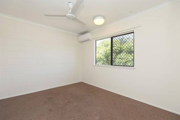 Townhouse - Airconditioned Bedrooms - Storage Room - Carport - Photo 1