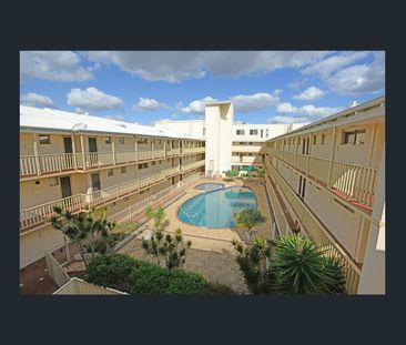 GREAT APARTMENT IN AMAZING LOCATION - Photo 6