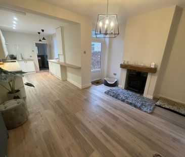 Chesterfield Road, Baffins - Photo 2