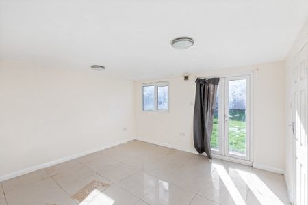 Shaftesbury Avenue, Kenton, Harrow, HA3 - Photo 3