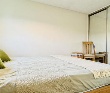 4 bedroom detached house to rent - Photo 5