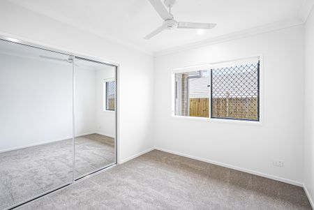 New Modern Contemporary Home for Rent - Split System A/C & Media Room - Photo 2