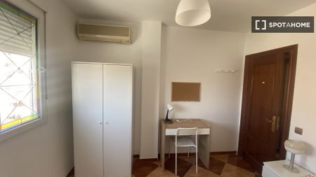 malaga, Andalusia 29006 - Photo 5