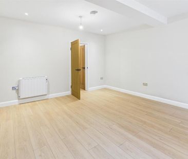 2 bedroom semi-detached house to rent - Photo 5