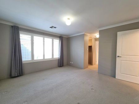 Spacious Family Living in a Prime Harrisdale Location - Photo 3