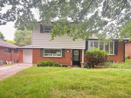 For Lease - 48 Lionel Heights Crescent, Toronto, Ontario - Photo 2