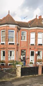 Room in a Shared House, Barrington Road, N8 - Photo 4