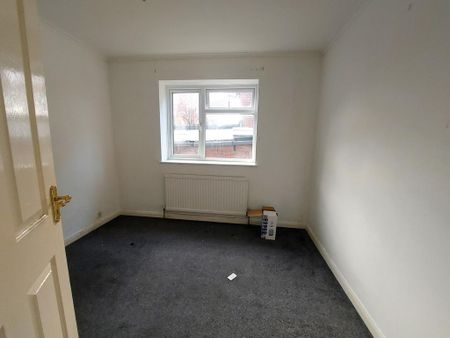 2 bedroom maisonette to rent - Photo 4