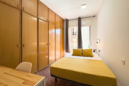 Carrer de la Mare de Déu del Carmel, Barcelona, Catalonia 08022 - Foto 3