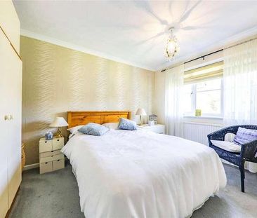 Winterbourne Walk, Frimley, Camberley, Surrey, GU16 - Photo 6