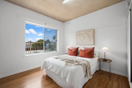 Exquisite City Fringe Retreat with Panoramic Elegance - Photo 5