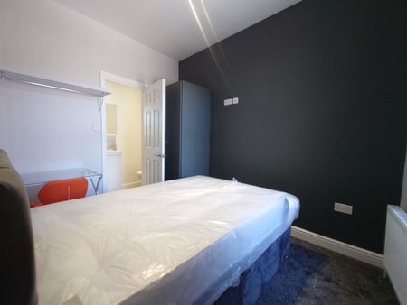 Needham Road, Liverpool. - Photo 4