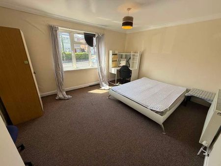 Harrison Road, SO17 - Photo 5