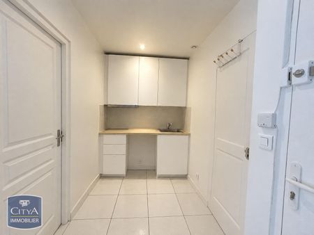 Location Appartement 1 pièce 26m² TOULON 83000 - Photo 2