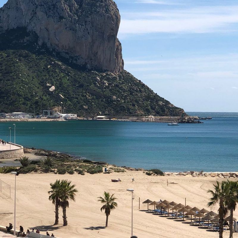 Se alquila para todo el año apartamento en primera línea de playa en Calpe - Photo 1