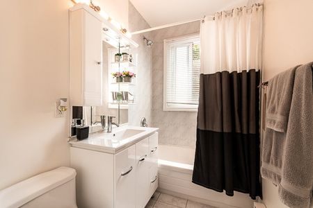 6368 Av. Coolbrook Montréal (Côte-des-Neiges, QC H3X - Photo 3