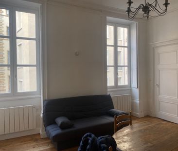 Location Appartement 2 pièces 58m² LYON 1er - Photo 2