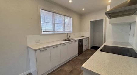Modern living in Whanganui East - Photo 4