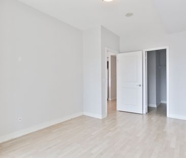 1 Bedroom + Den - Photo 5