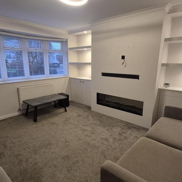 3 bedroom semi-detached house to rent - Photo 1