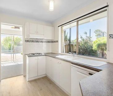 “SWEET UNIT IN THE MOST PEACEFUL COMPLEX IN THIS SEASIDE SUBURB” - Photo 5