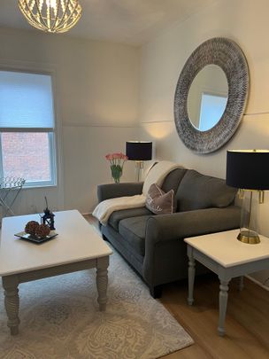 For Lease - 4-6 ONTARIO Street Unit# 2, Grimsby, Ontario - Photo 1