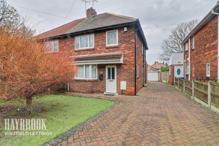 3 bedroom semi-detached house to rent - Photo 2