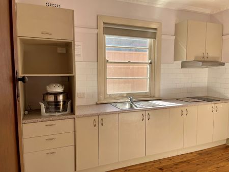 1/201 Bourke Street, Goulburn - Photo 2