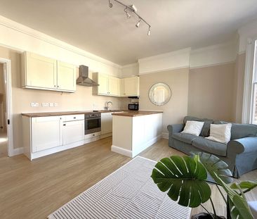 2 double bedroom first floor flat, Acton Lane, London, W3 8NX - Photo 5