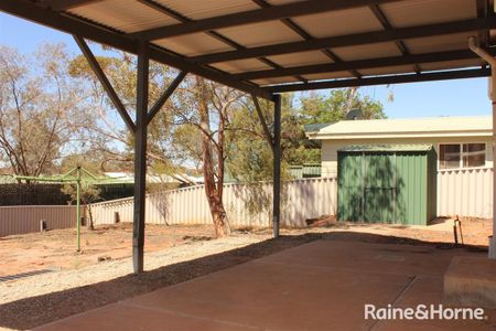 31 Bopeechee Street, Roxby Downs, SA 5725 - Photo 5