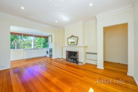 6/106 Toorak Road West, South Yarra - Photo 4