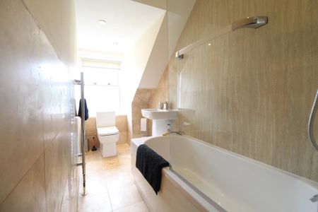 Elmfield Avenue, top floor, - Photo 2