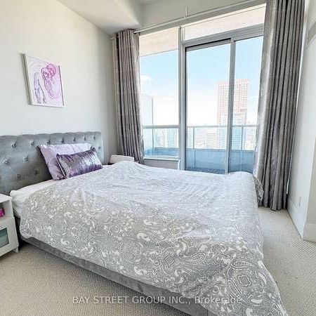 Beautiful 1 bedroom Open concept Wellesley & Shebourne - Photo 3