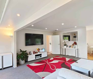 Spacious Family Living with Garden Oasis - Photo 2