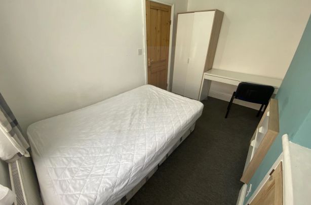 Lord Byron Street, Clarendon Park, Leicester, LE2 - Photo 1