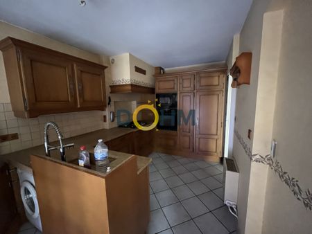 Exclusivité Quartier Zenith /Chateaucreux T4 cuisine équipée disponible de suite. - Photo 2