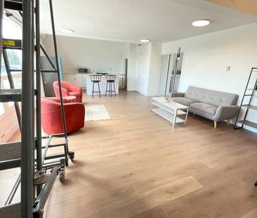 Renovated Loft in Mission Waterfront - Shop Available Below - Photo 4