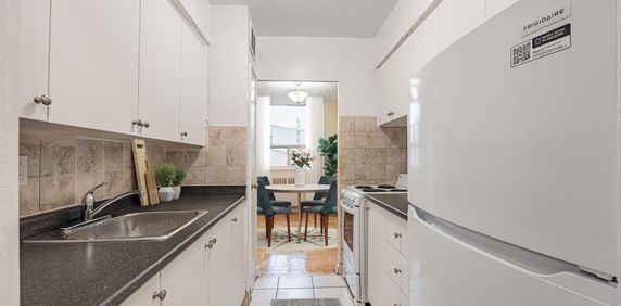 44 Thorncliffe Park Drive - Photo 2