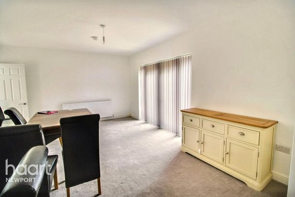 4 bedroom detached house to rent - Photo 1