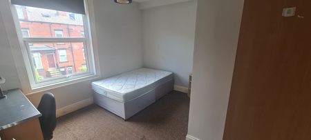 5 Bed - 9 Grimthorpe Terrace, Headingley, Leeds - LS6 3JS - Student - Photo 2