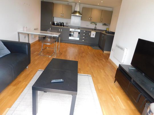 2 bedroom flat to rent - Photo 1