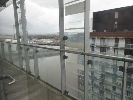 350 Meadowside Quay Walk - Photo 2